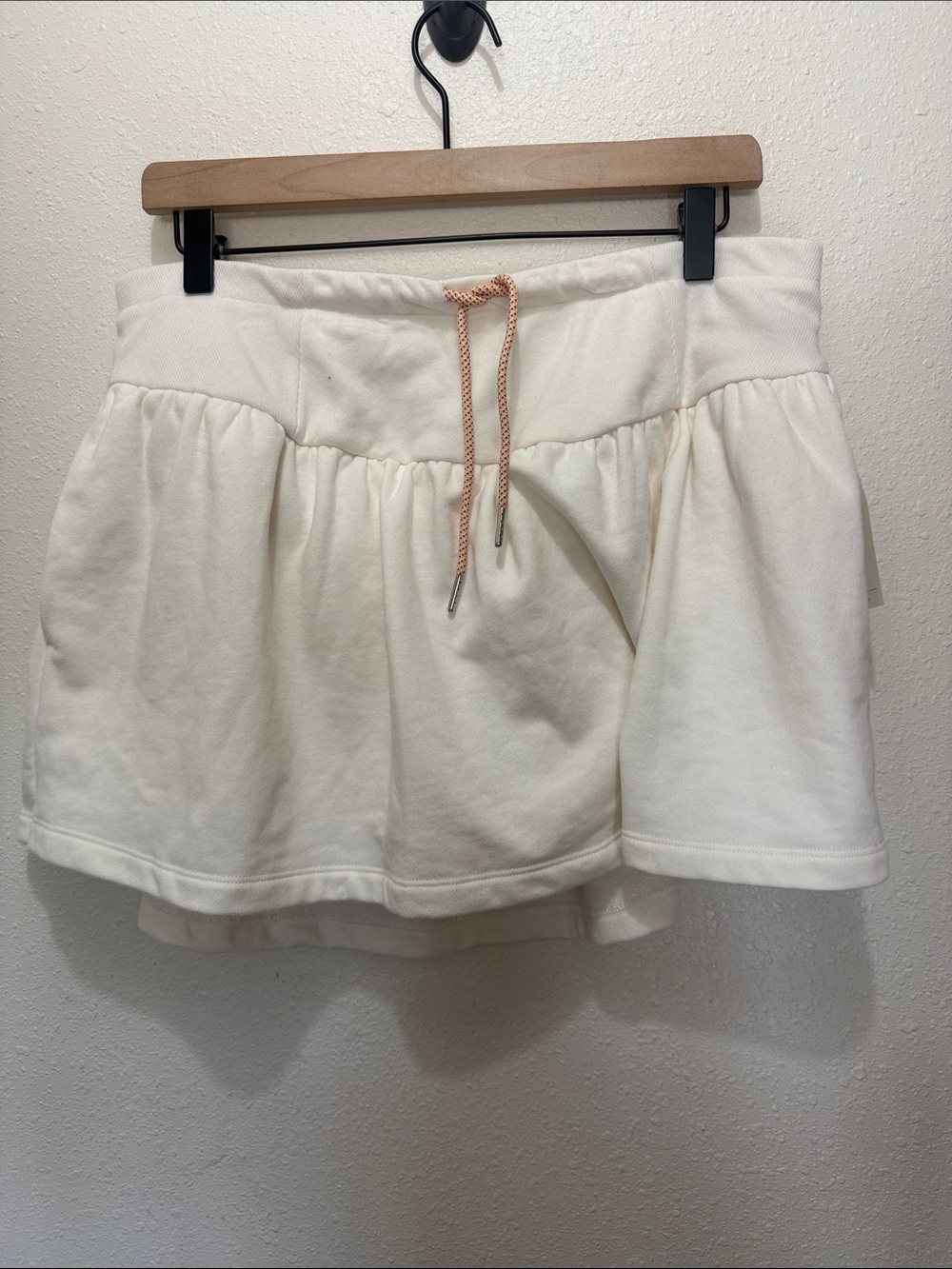 2 Women’s Drawstring Pull-On Skort - Lilac and White, Size L - Picture 6 of 9